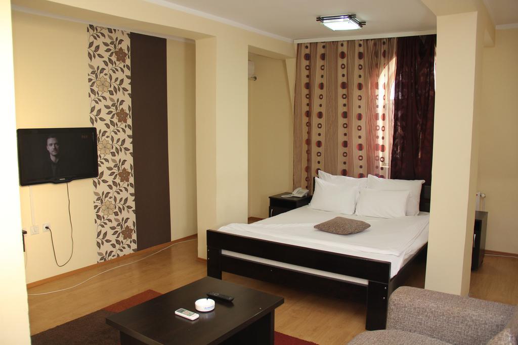 Garni Hotel Rile Men Ni Szoba fotó